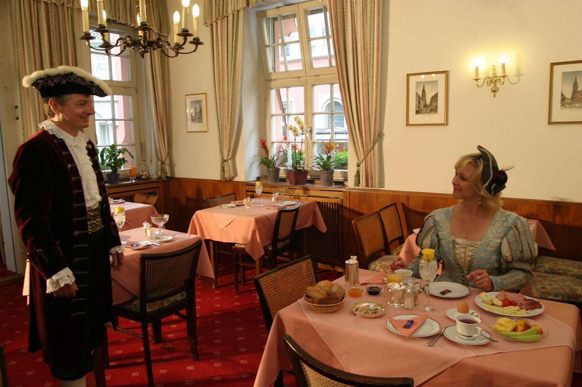Hotel Barbara Freiburg im Breisgau Restaurang bild